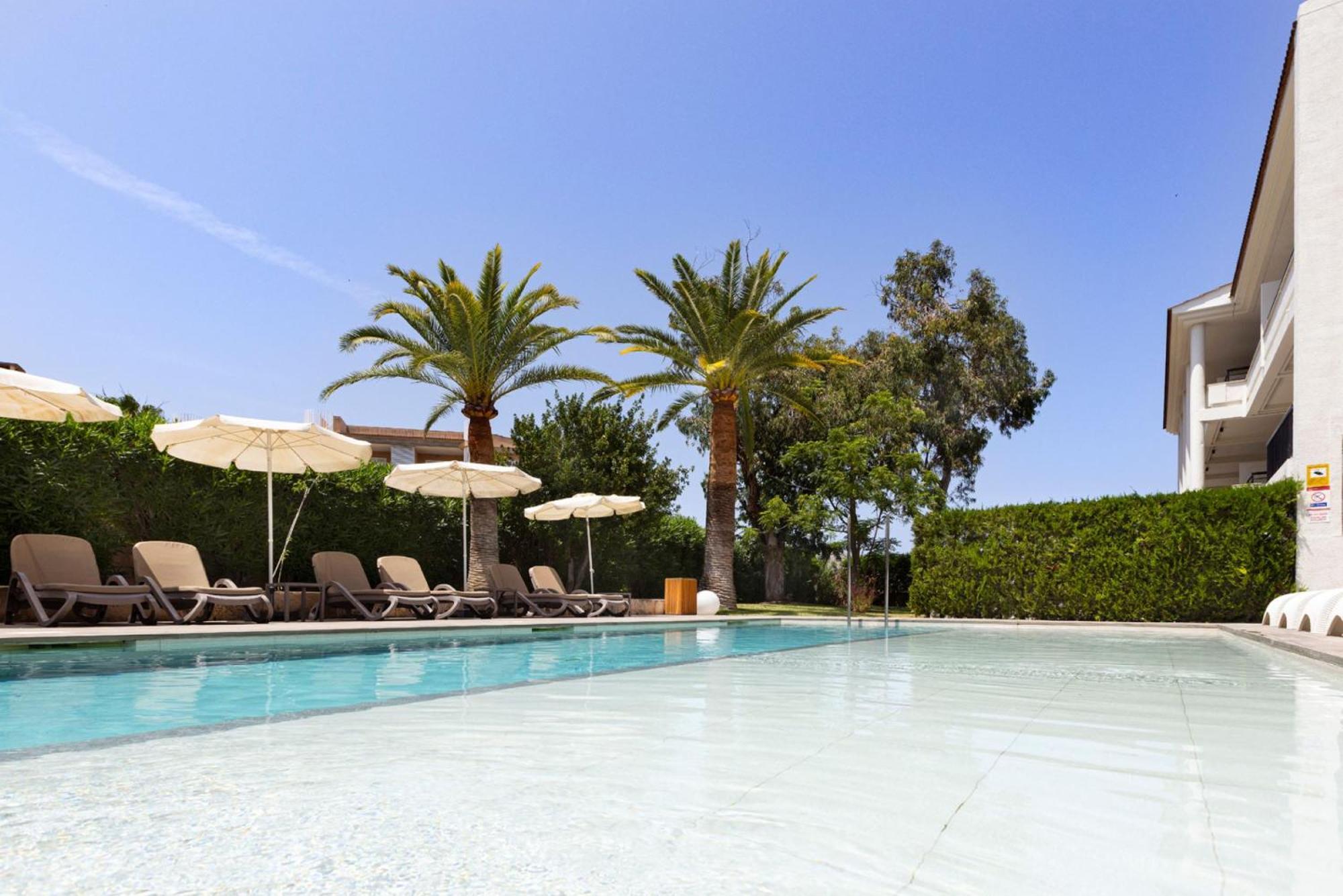Premium Suite Pool 1Ad