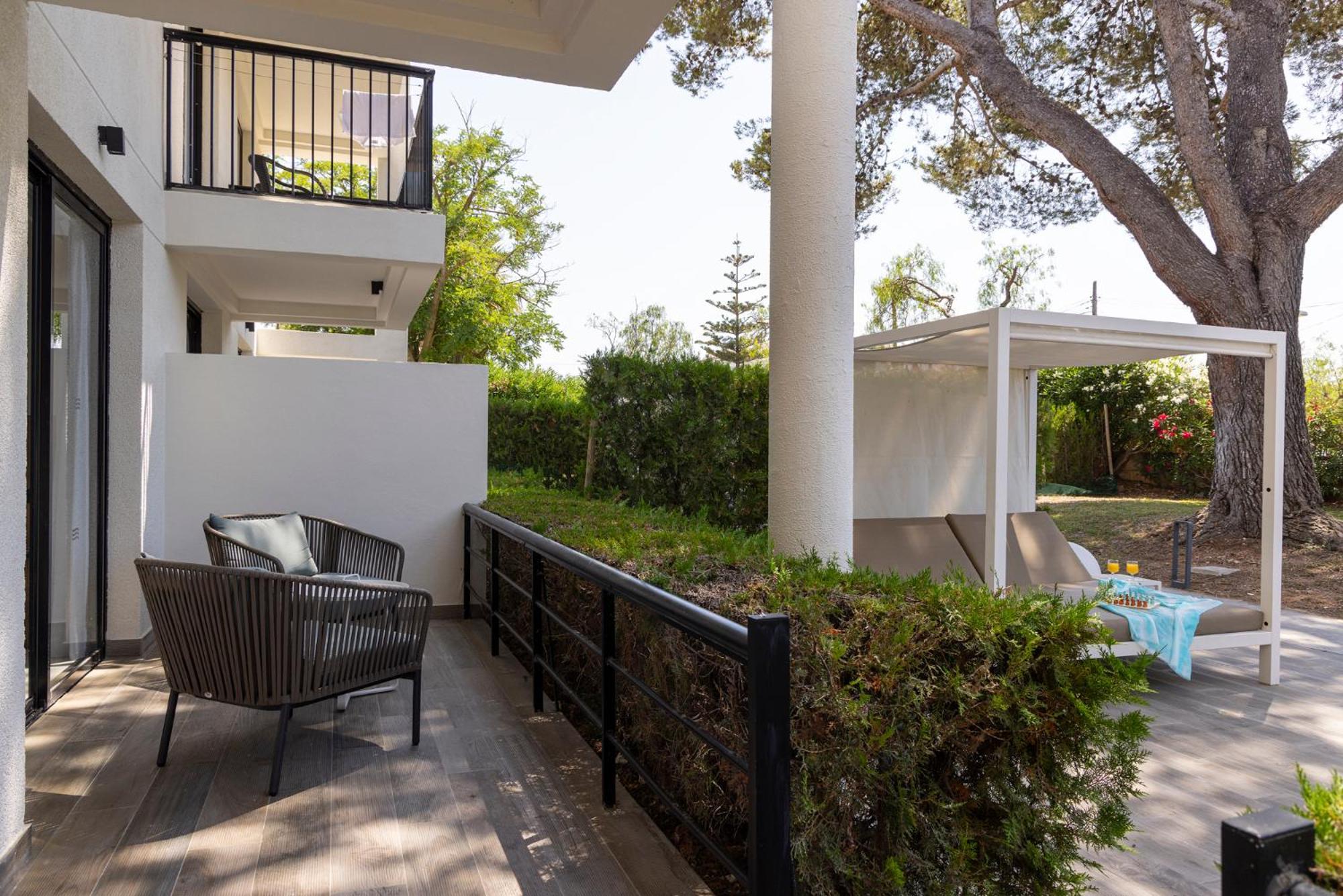Premium Suite Pool 1Ad